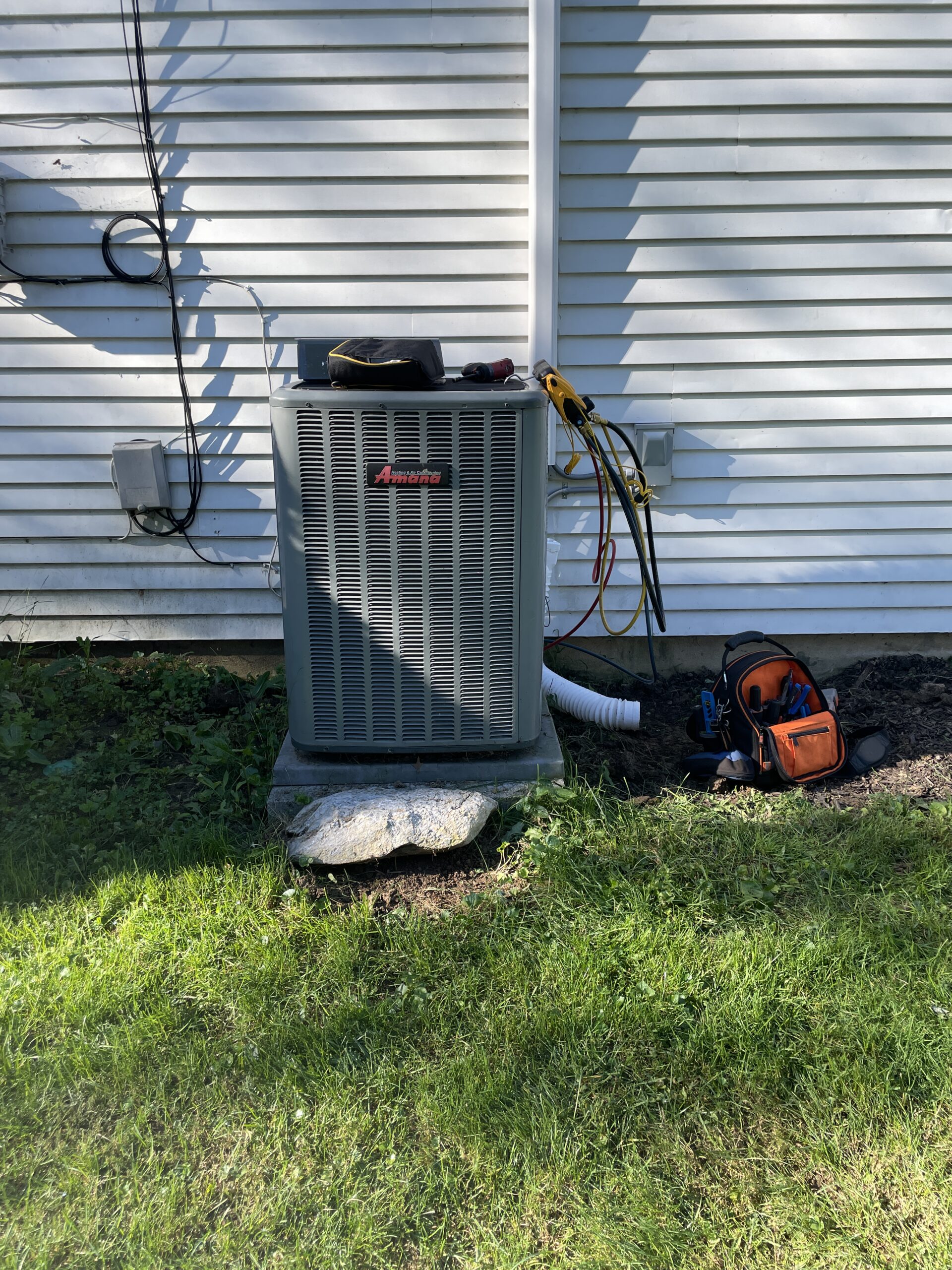 Older outdoor HVAC unit before Metro HVAC dual-fuel heat pump installation in Camp Hill, PA.
